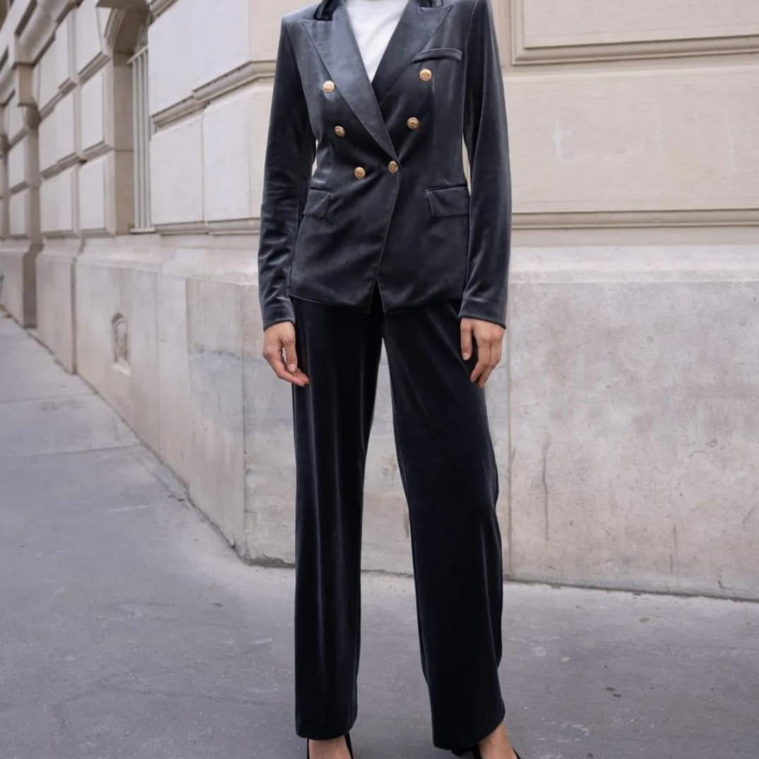graue-samthose-damen-velvet-look.jpg