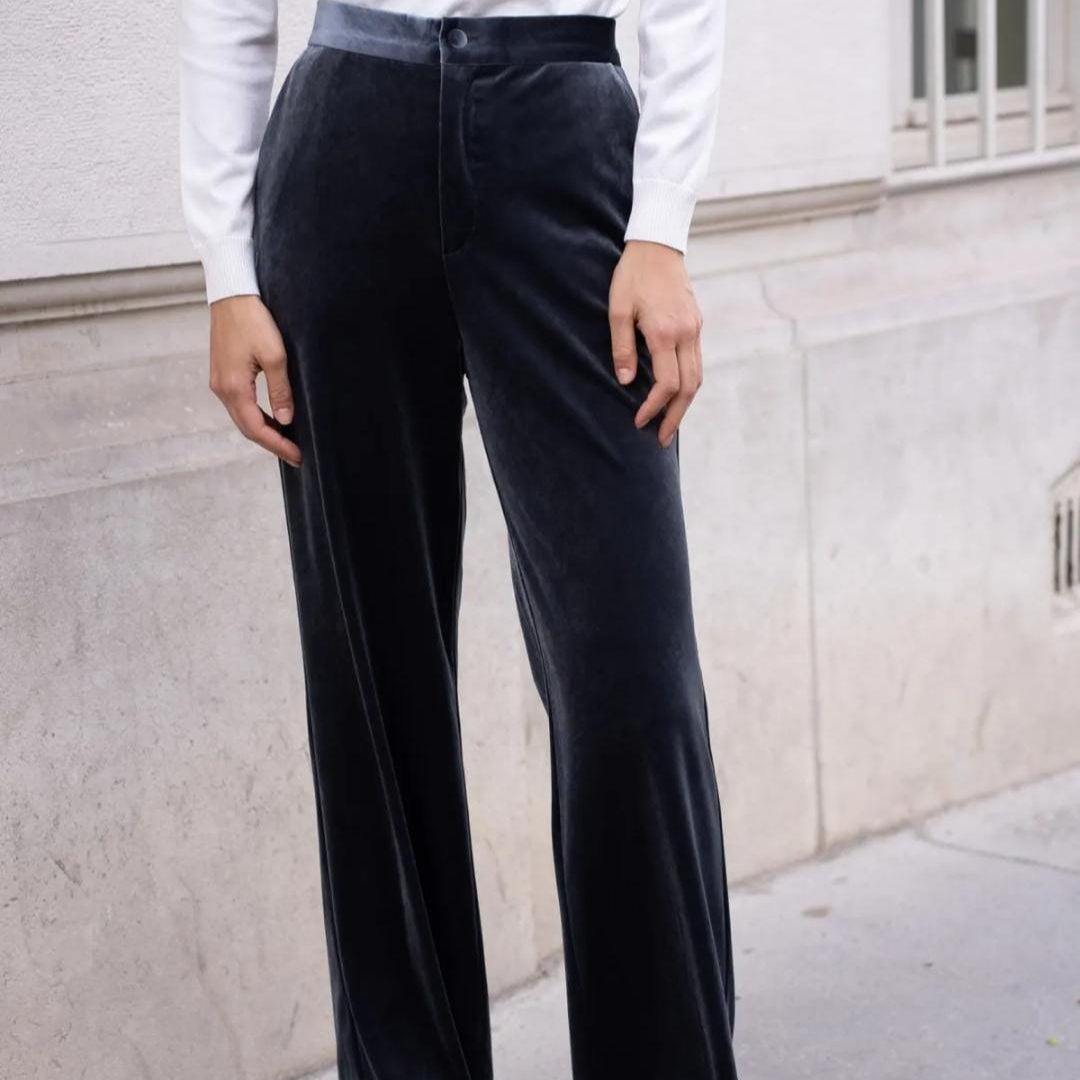 graue-samthose-damen-velvet-look.jpg