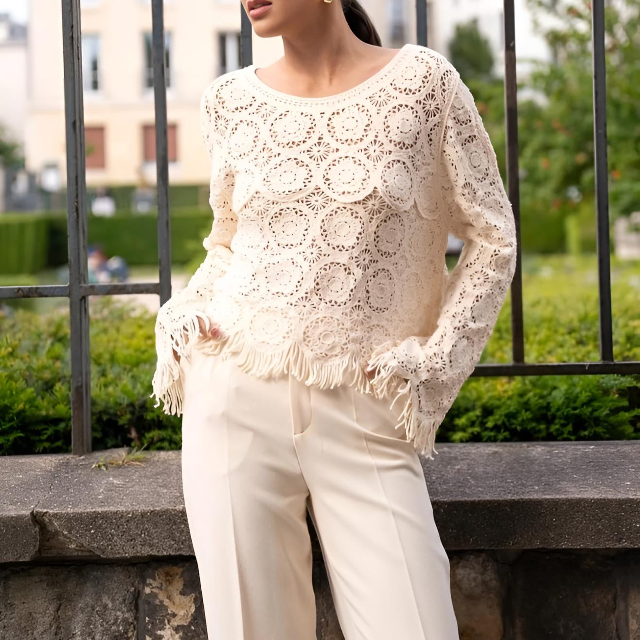 haekelspitzen-pullover-damen-franzoesischer-chic-fransen-elegant.jpg