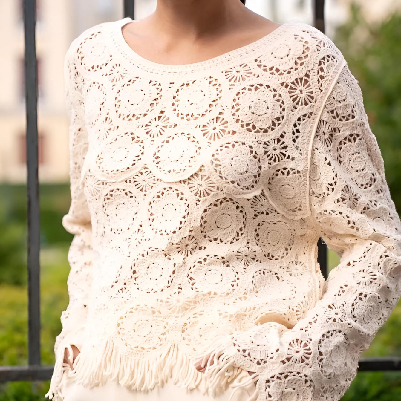 haekelspitzen-pullover-damen-franzoesischer-chic-fransen-elegant.jpg