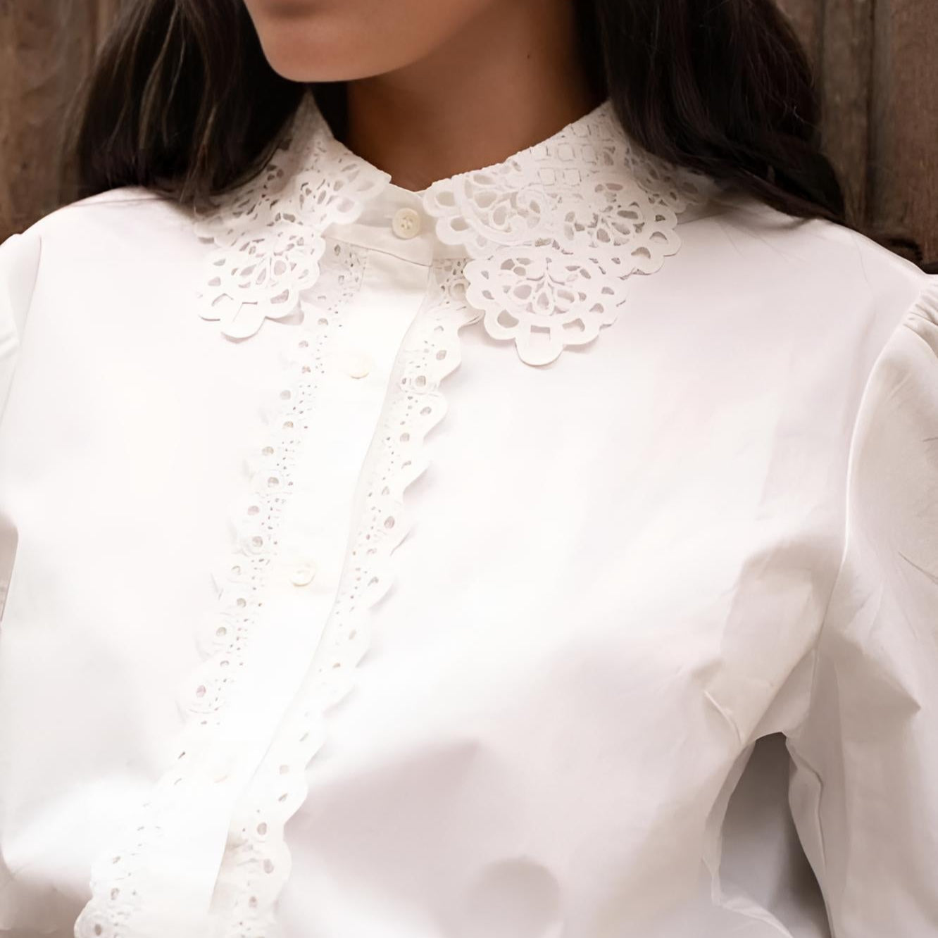 Elegante Damenbluse mit Spitzendetails