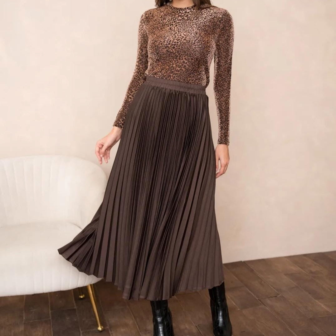 Eleganter brauner Plissee Rock Damen als Maxirock aus Polyester, vielseitig kombinierbar für Alltag und Abend – STILESSENZ Fashion