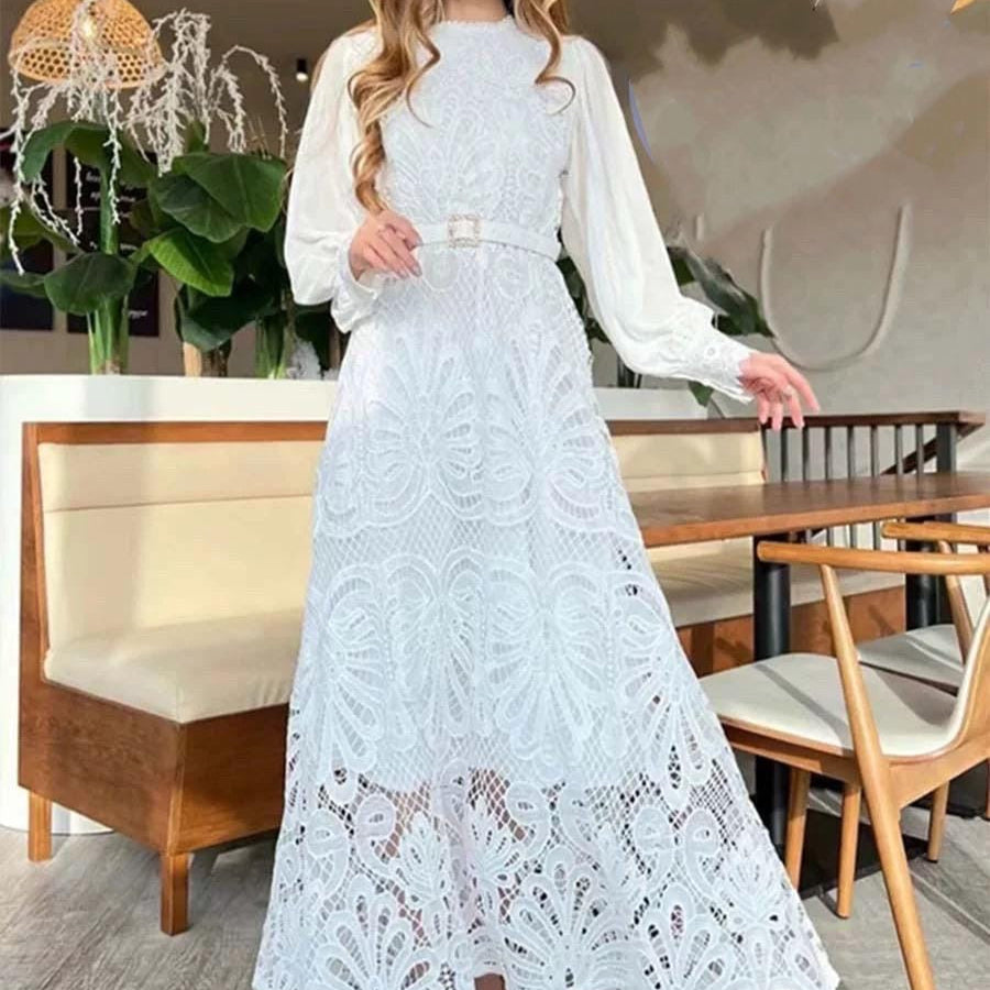 Elegantes weißes Spitzen Maxikleid mit langen Ärmeln für Damen